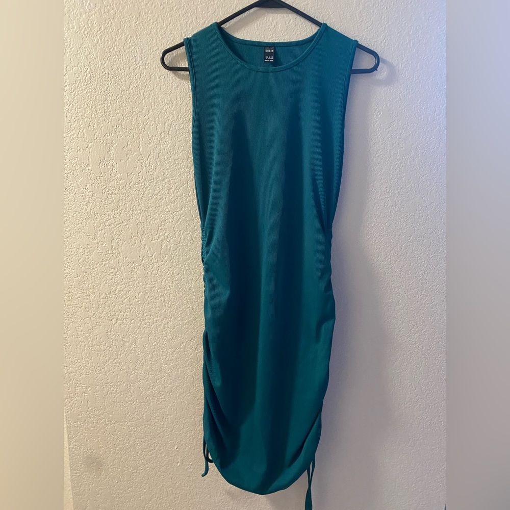 Green bodycon dress